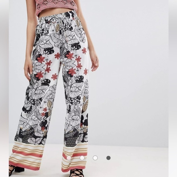 Parisian Floral Woman’s Flowy Lightweight Wide Leg Pants Size 8 Tall - Picture 4 of 7